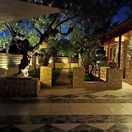 Georges Mani Casa de Campo *