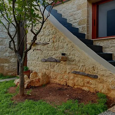 Georgeshousesmani * Riglia