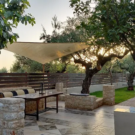 Georges Houses Mani Séjour à la campagne *